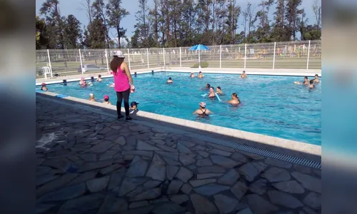 Confira as atividades gratuitas oferecidas na piscina do CSU