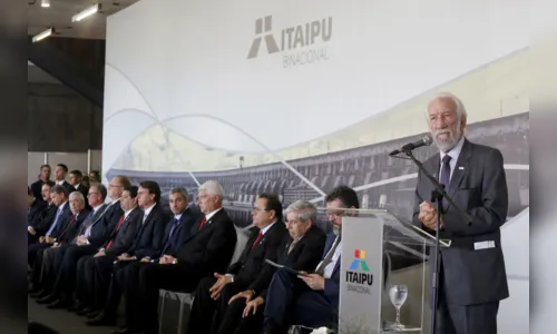 
							Bolsonaro confirma construção de segunda ponte ligando Brasil e Paraguai
						
						