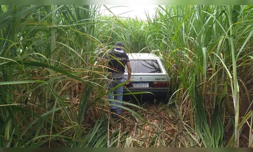 Corpo é encontrado em porta-malas de carro em Cambira