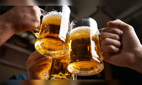 Foliões devem ficar em alerta com bebidas alcoólicas adulteradas no Carnaval