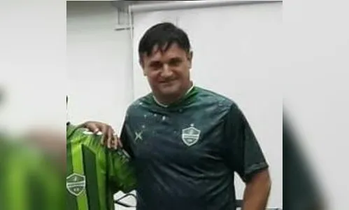 Davi Lima deixa o comando técnico do Arapongas Esporte Clube