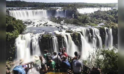 Com ou sem festa, Carnaval movimenta economia 