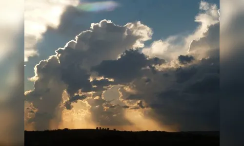 Chuva de verão: sol com pancadas rápidas marcam esta segunda-feira 