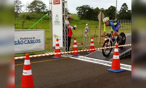 Ciclistas araponguenses participam da Volta Ciclística do Futuro
