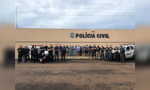 Polícia Civil prende 13 pessoas por tráfico de drogas em Faxinal