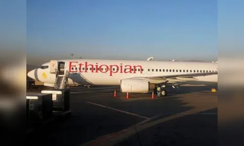 Avião com 157 pessoas cai perto da capital da Etiópia  