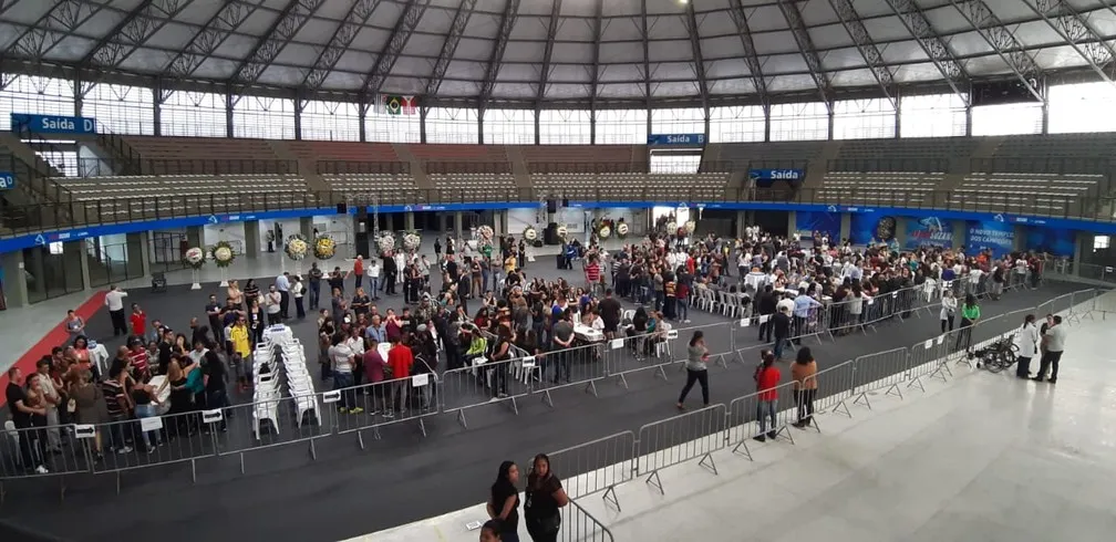 Velório das vítimas na Arena Suzano.