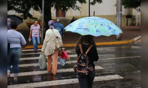 Semana começa com temperaturas amenas e previsão de chuva