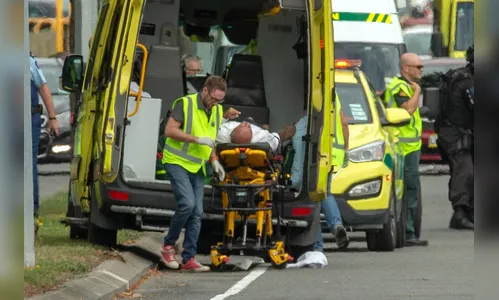 Suspeito de ataque a mesquita na Nova Zelândia comparece a tribunal