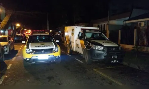 Homem invade pensionato, mata um jovem e deixa outros dois feridos