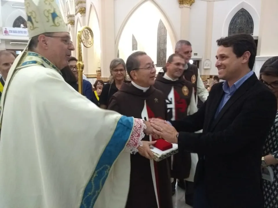 Apucarana prestigia a ordenação do novo bispo