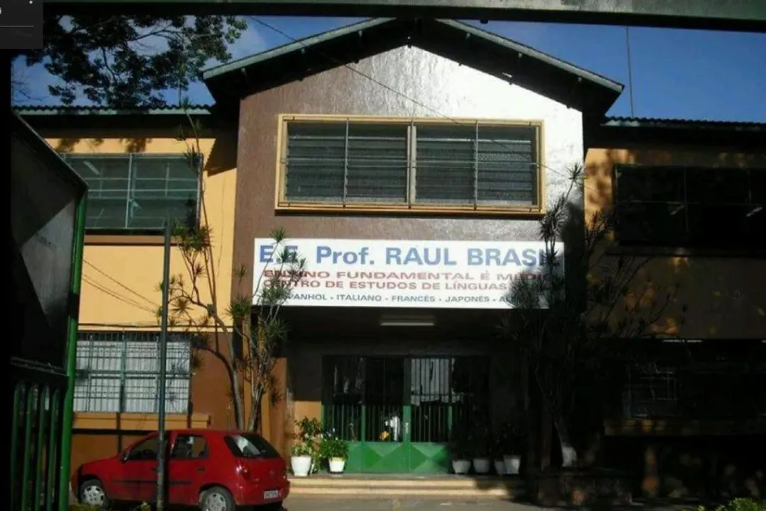 Dois alunos de escola em Suzano permanecem internados em São Paulo