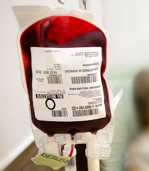 Pacientes recebem sangue incompatível após terem bolsas trocadas durante transfusão em hospital