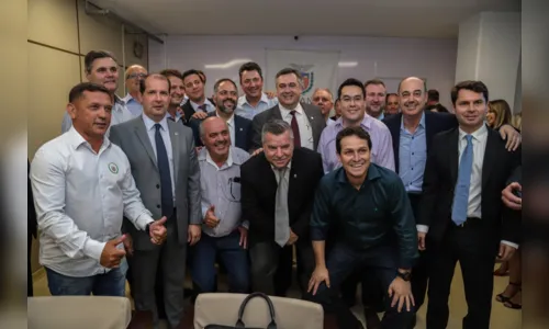 
							Ratinho Junior empossa Beto Preto como novo secretário de saúde do PR
						
						