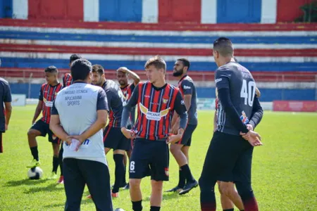 O lateral-esquerdo Mateus Issa está de volta ao Apucarana Sports: jogador vinha atuando pelo Jequié-BA - Foto: Delair Garcia