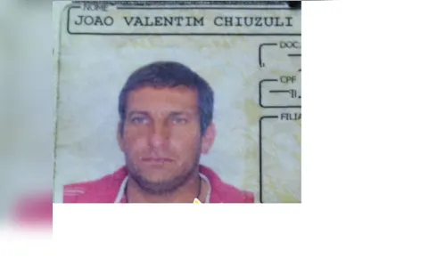 
							Motorista morre e pelo menos quatro passageiros ficam feridos após tentativa de assalto a ônibus 
						
						