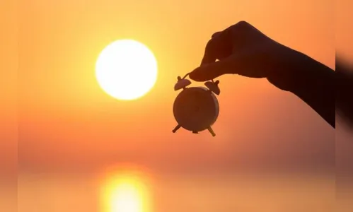 Bolsonaro diz que vai acabar com horário de verão 