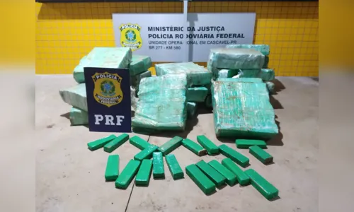 
							PRF apreende 1,5 tonelada de maconha em um fim de semana no Paraná
						
						