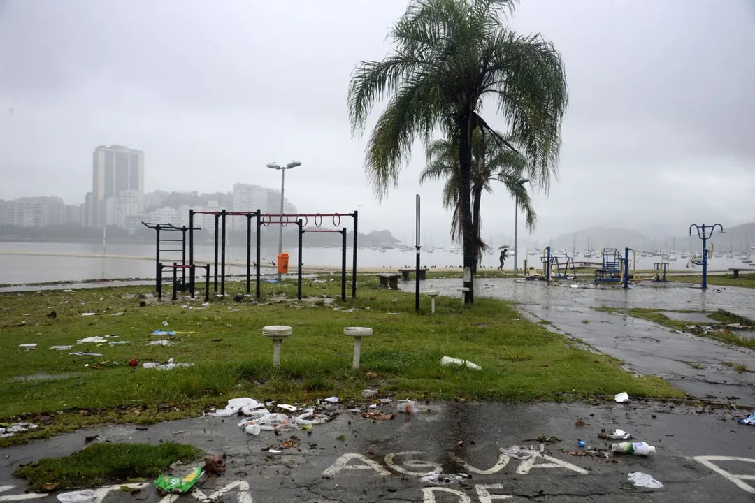 Número de mortos pela chuva no Rio sobe para quatro