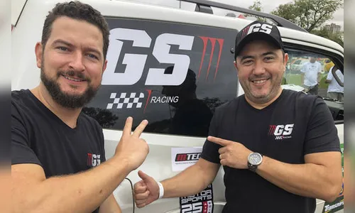 Piloto de Apucarana sobe ao pódio em prova de Curitiba