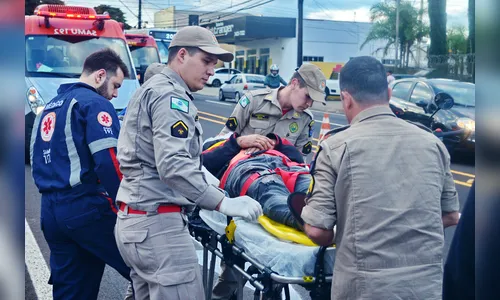Motociclista fica ferido após atropelar pedestre em Apucarana 