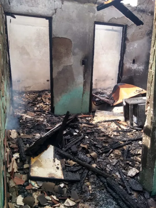 Moradores perderam tudo após incêndio. Foto: Reprodução/Whatsapp