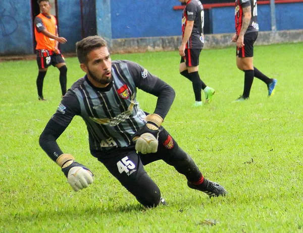 O goleiro Edson estreia nesta quarta-feira no Apucarana Sports |  Foto: Divulgação