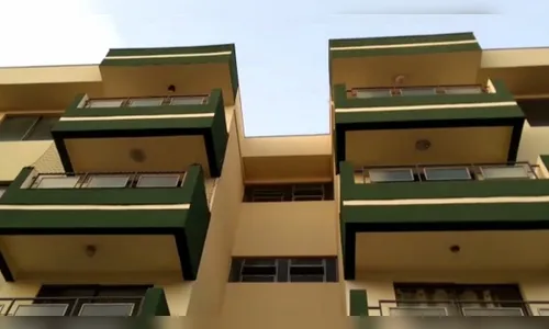 Bebê de um ano sai ileso após cair de 4º andar de prédio