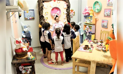 Casinha da Coelha da Páscoa recebe crianças até amanhã