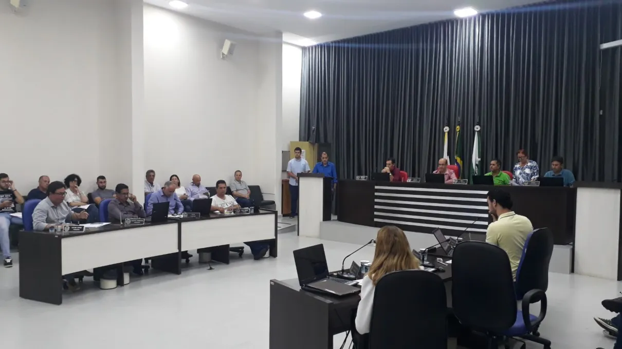 Projetos e requerimentos são aprovados em Sessão Ordinária na Câmara de Apucarana