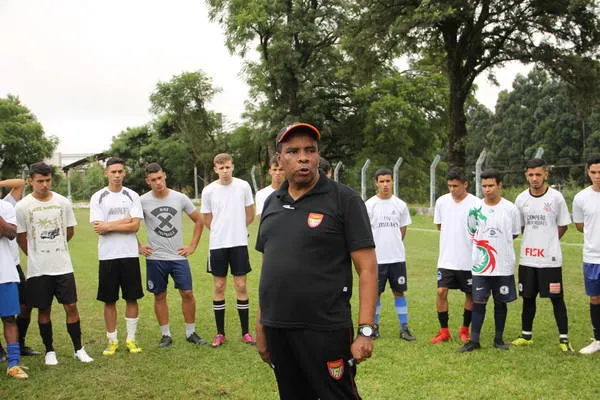 Antônio Donisete dos Santos, o Toninho, assumiu nesta quinta-feira o lugar de Índio Ferreira no Apucarana - Foto: www.oesporte.com.br