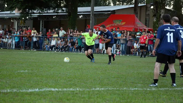 A Copa Coamo de Futebol Suíço inicia neste sábado com jogos em cinco cidades da região - Foto: Divulgação