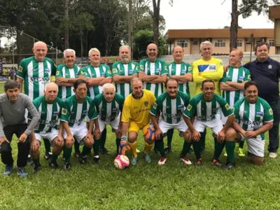 Armando Finardi (primeiro em pé) ganhou o seu quinto título |  Foto: Divulgação