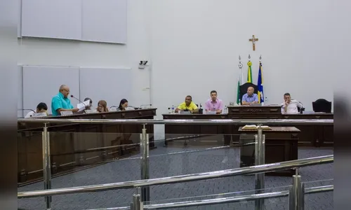 Câmara de Arapongas cria comissão para investigar denúncia de improbidade