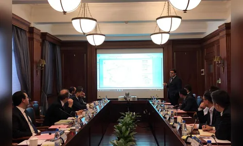 Governador apresenta projetos de infraestrutura a empresa chinesa