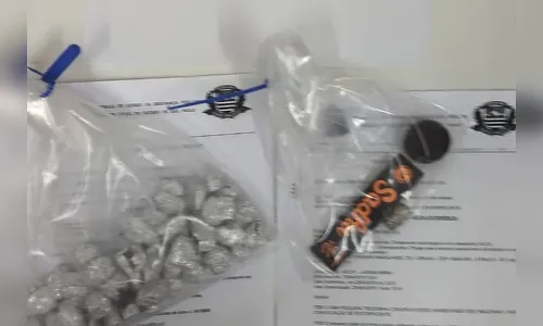 Mãe e tio são presos após oferecerem maconha a criança de um ano