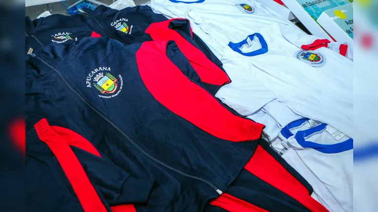 Imagem ilustrativa da notícia Uniformes escolares serão entregues hoje