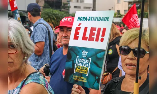 
						
							Como foi a manifestação dos professores no Centro Cívico de Curitiba nesta segunda (29); veja fotos 
						
						