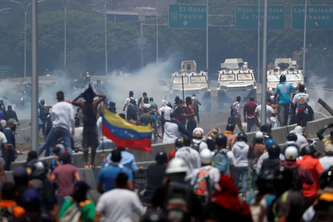 Comunidade internacional repercute dia de violência na Venezuela