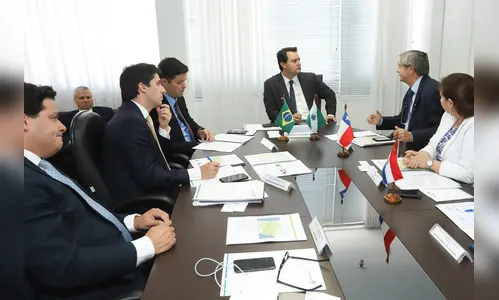 Governador apresenta a embaixadores projeto de corredor bioceânico