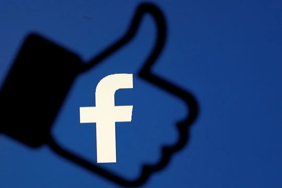 Facebook bane extremistas de suas redes sociais