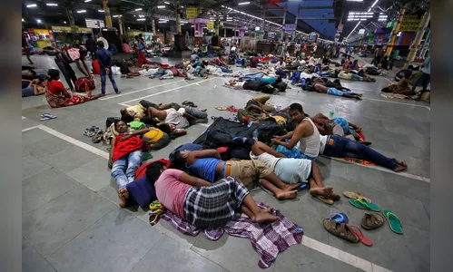 Ciclone atinge Índia; mais de 1 milhão de pessoas são retiradas