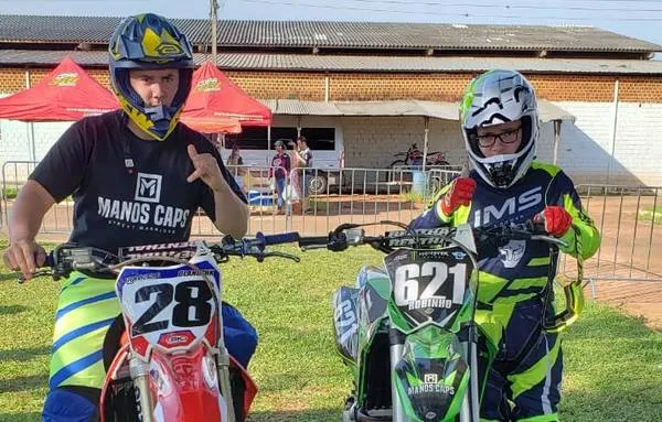 Tiago Olanczuk e Robson Ramos disputam prova de velocross no Mato Grosso do Sul - Foto: Divulgação