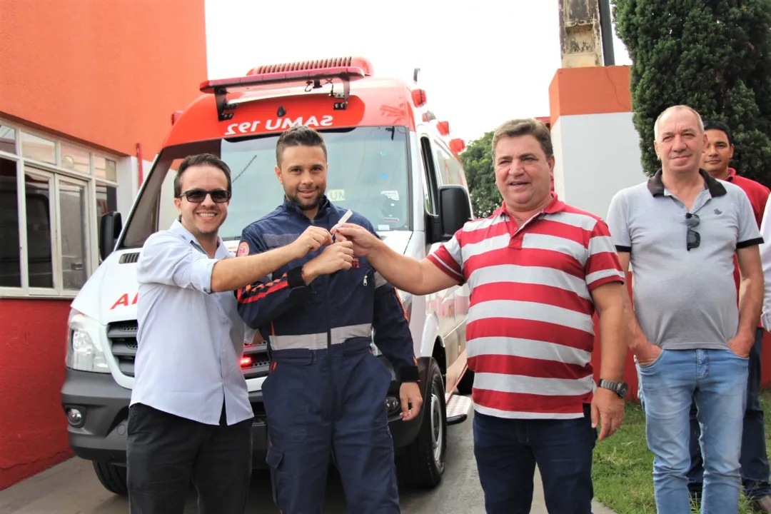 Samu recebe ambulância nova e aguarda chegada de mais dois veículos