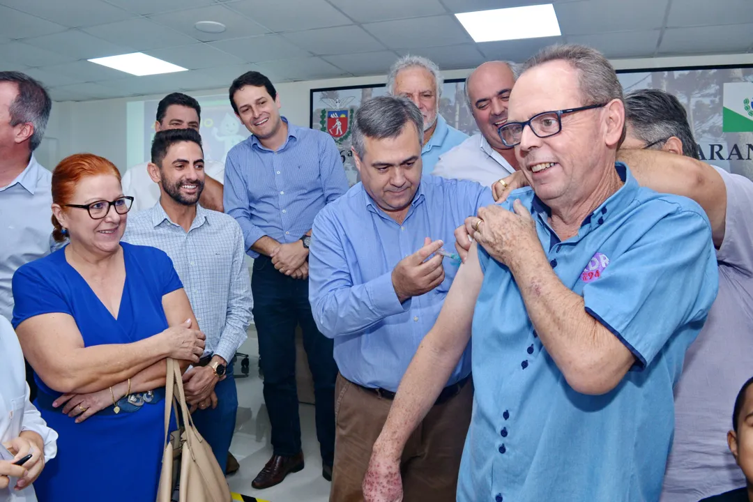 Secretário da Saúde do Paraná, Beto Preto, fez neste sábado pela manhã, na sede da 16ª regional de Saúde, em Apucarana, a abertura estadual do “Dia D” da Vacinação contra a gripe.