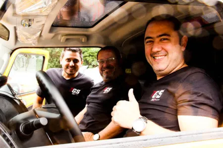 O piloto Leandro Moor e o navegador Cláudio Flores competem neste sábado no interior paulista - Foto: Divulgação