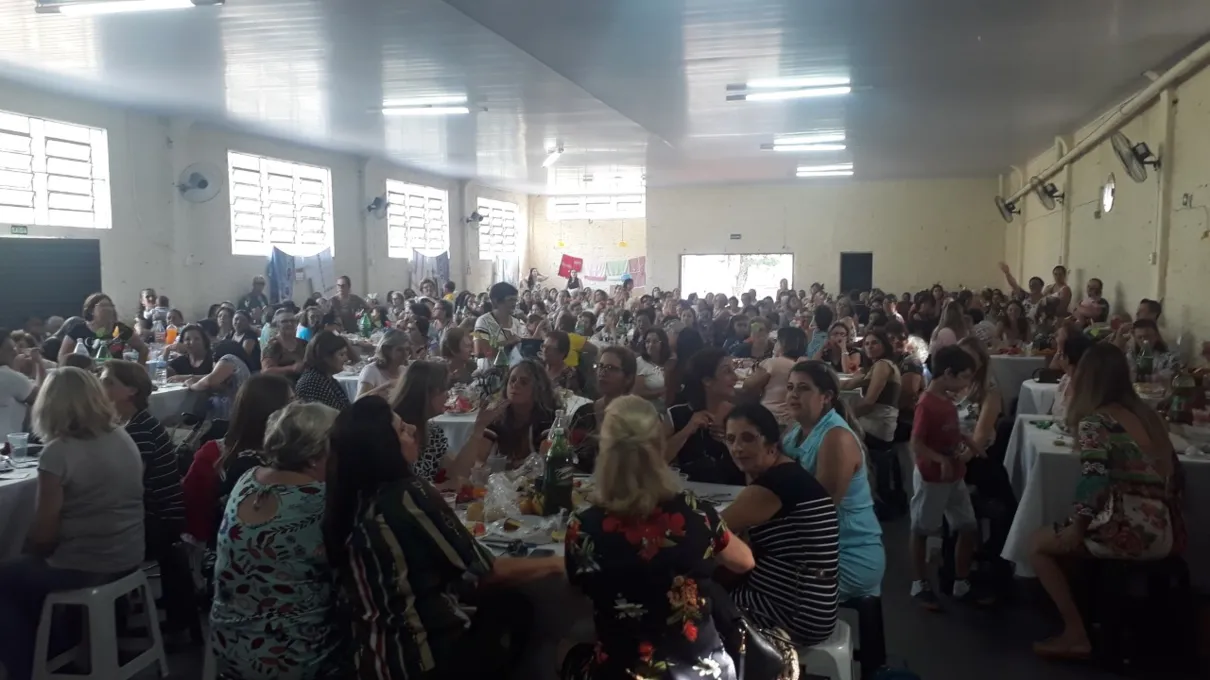 Vereadores participam do Chá das Mães no Distrito de Pirapó