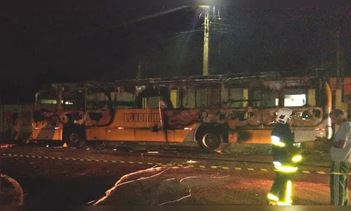 Polícia Civil de Londrina prende cinco homens suspeitos de atear fogo em ônibus 