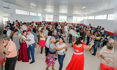 Júnior da Femac entrega reforma do Centro do Idoso