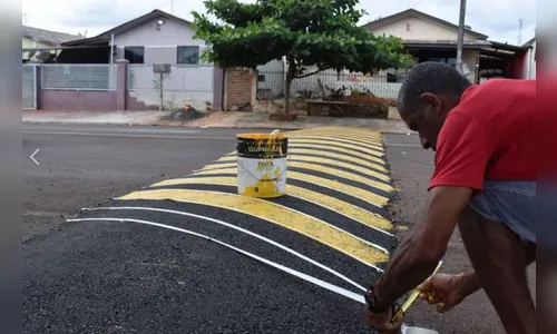 Marilândia do Sul melhora sinalização viária